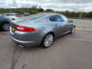 2011 Jaguar Xf 3.0d V6 Premium Luxury Auto Euro 5 4dr in Grey — image 6