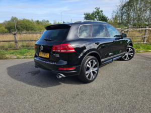 2013 Volkswagen Touareg 3.0 Tdi V6 Bluemotion Tech R-Line Tiptronic 4WD Euro 5 (s/s) 5dr in Black — image 6