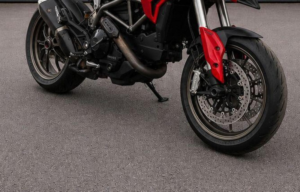 2013 Ducati Hyperstrada 821 821 Euro 3 in Red — image 5