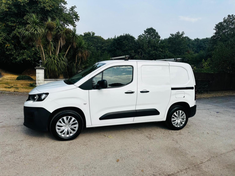 2021 Peugeot Partner 1.5 Bluehdi 1000 Professional Standard Panel Van Swb Euro 6 5dr in White — image 1