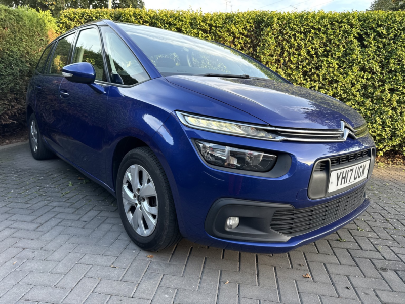 2017 Citroen Grand C4 Picasso 1.6 Bluehdi Touch Edition in Blue — image 1