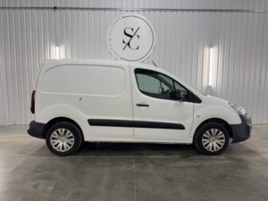 2017 Citroen Berlingo 1.6 Bluehdi 850 Enterprise in White — image 2