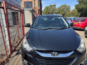 2013 Hyundai Ix35 1.7 Crdi Premium Euro 5 (s/s) 5dr in Black — image 4