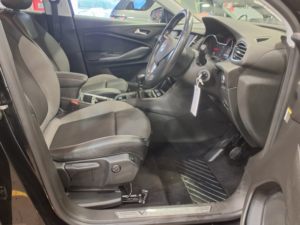 2019 Vauxhall Grandland X 1.2 Turbo Sport Nav in Black — image 5
