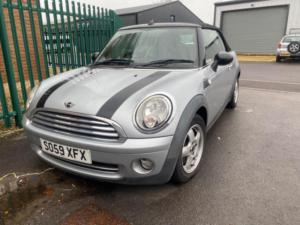 2009 MINI Convertible 1.6 Cooper Euro 4 2dr in Silver — image 2