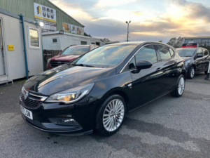 2017 Vauxhall Astra 1.6 Cdti Blueinjection Elite Nav Euro 6 (s/s) 5dr in Black — image 3