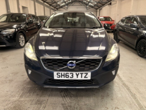 2014 Volvo V40 Cross Country 1.6 D2 Lux in Blue — image 5