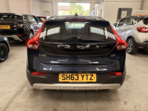 2014 Volvo V40 Cross Country 1.6 D2 Lux in Blue — image 6