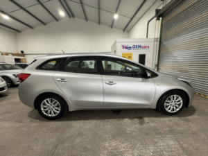 2013 Kia Ceed 1.4 Crdi Ecodynamics 1 in Silver — image 4