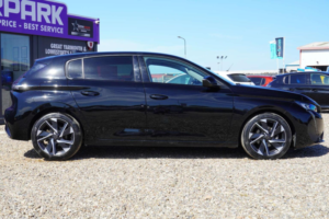 2022 Peugeot 308 1.2 Puretech Allure Premium Eat Euro 6 (s/s) 5dr in Black — image 6