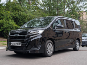 2020 Toyota Noah 1.8 Self-Charging Hybrid Automatic in Black — image 3