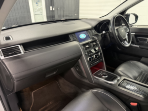 2017 Land Rover Discovery Sport 2.0 Td4 Hse Dynamic Lux Auto in White — image 6