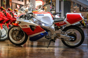 2014 Yamaha Fzr750r *ow-01 - Stunning Example* in Red — image 3