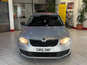 2016 Skoda Octavia 1.6 Tdi S in Silver — image 4