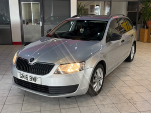 2016 Skoda Octavia 1.6 Tdi S in Silver — image 5