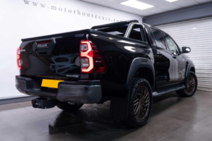 2025 Toyota Hilux 2.8 D-4d-H Invincible X Auto 4WD Euro 6 4dr in Black — image 4