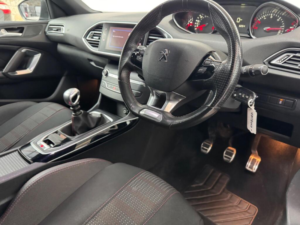 2018 Peugeot 308 1.5 Bluehdi Gt Line Euro 6 (s/s) 5dr in Blue — image 3