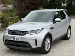 2018 Land Rover Discovery SUV (2016 - 2021) in Silver — image 4