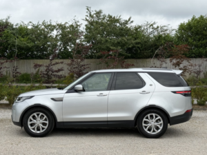 2018 Land Rover Discovery SUV (2016 - 2021) in Silver — image 5
