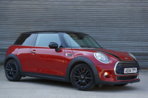 2014 MINI Hatch 1.5 Cooper 3-Door Hatch in Red — image 3