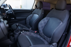 2014 MINI Hatch 1.5 Cooper 3-Door Hatch in Red — image 4