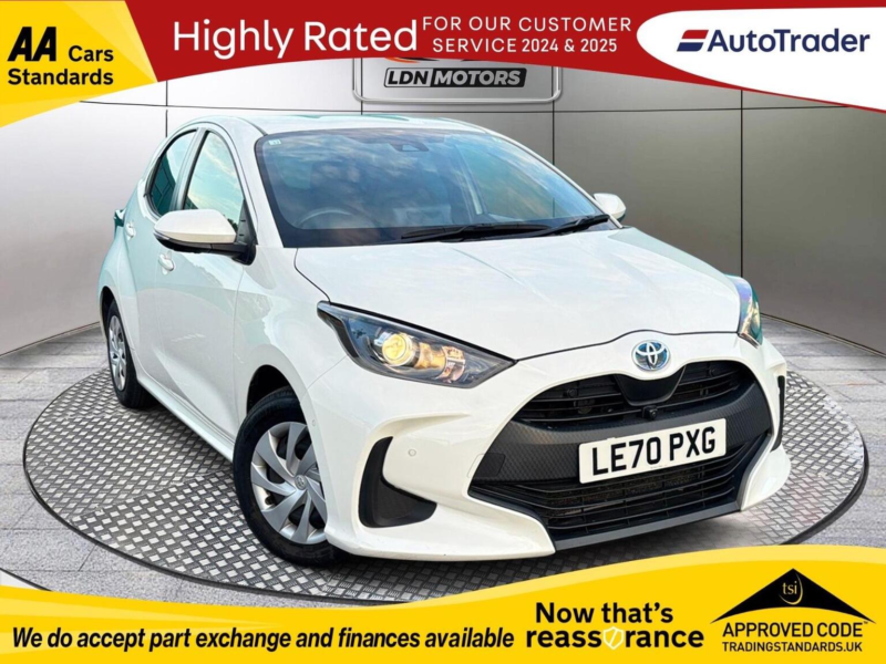 2020 Toyota Yaris 1.5 Vvt-H Excel Hatchback 5dr Petrol Hybrid E-CVT Euro 6 (s/s) (116 Ps) in White — image 1