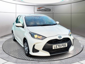 2020 Toyota Yaris 1.5 Vvt-H Excel Hatchback 5dr Petrol Hybrid E-CVT Euro 6 (s/s) (116 Ps) in White — image 4