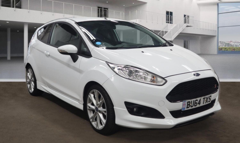 2014 Ford Fiesta 1.0 T Ecoboost Zetec S in White — image 1