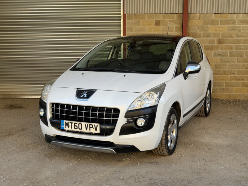 2011 Peugeot 3008 1.6 Hdi Exclusive in White — image 1