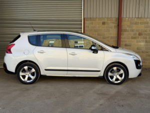 2011 Peugeot 3008 1.6 Hdi Exclusive in White — image 4