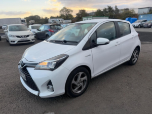 2015 Toyota Yaris 1.5 Vvt-H Icon E-CVT Euro 6 5dr in White — image 6