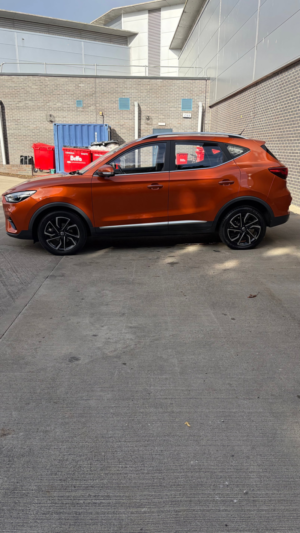 2022 MG MG Zs 1.5 Vti-Tech Exclusive SUV 5dr Petrol Manual Euro 6 (s/s) (106 Ps) in Orange — image 2