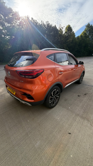 2022 MG MG Zs 1.5 Vti-Tech Exclusive SUV 5dr Petrol Manual Euro 6 (s/s) (106 Ps) in Orange — image 5