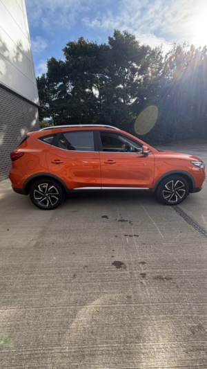 2022 MG MG Zs 1.5 Vti-Tech Exclusive SUV 5dr Petrol Manual Euro 6 (s/s) (106 Ps) in Orange — image 6