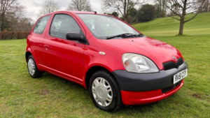 2001 Toyota Yaris 1.0 Vvt-I 16v Gs 3dr in Red — image 4