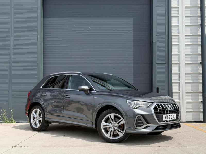 2019 Audi Q3 2.0 Tfsi 40 S Line S Tronic Quattro Euro 6 (s/s) 5dr in Grey — image 1