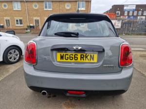 2016 MINI Hatch 1.5 Cooper D Hatchback 5dr Diesel Manual Euro 6 (s/s) (116 Ps) in Grey — image 5