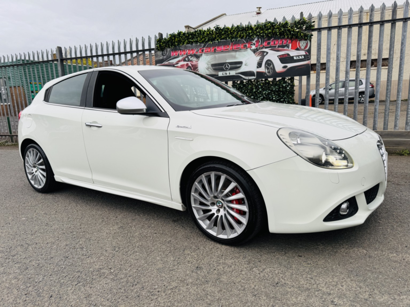 2015 Alfa Romeo Giulietta Sportiva Automatic in White — image 1