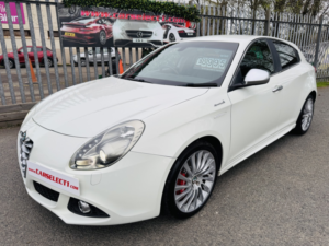 2015 Alfa Romeo Giulietta Sportiva Automatic in White — image 3