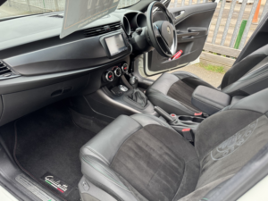 2015 Alfa Romeo Giulietta Sportiva Automatic in White — image 4