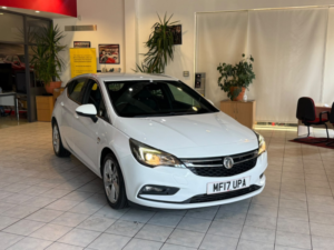 2017 Vauxhall Astra 1.4 I Turbo Sri in White — image 2