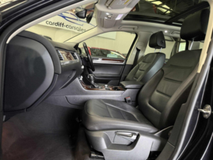 2017 Volkswagen Touareg 3.0 Tdi V6 Bluemotion Tech Se in Black — image 3