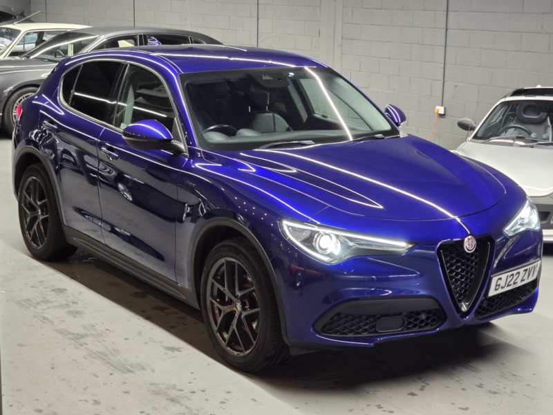 2022 Alfa Romeo Stelvio 2.0 2.0 Turbo Petrol 200hp AWD Sprint in Blue — image 1