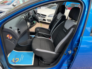 2017 Dacia Sandero Stepway 0.9 Tce Laureate Euro 6 (s/s) 5dr in Blue — image 4