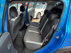 2017 Dacia Sandero Stepway 0.9 Tce Laureate Euro 6 (s/s) 5dr in Blue — image 5