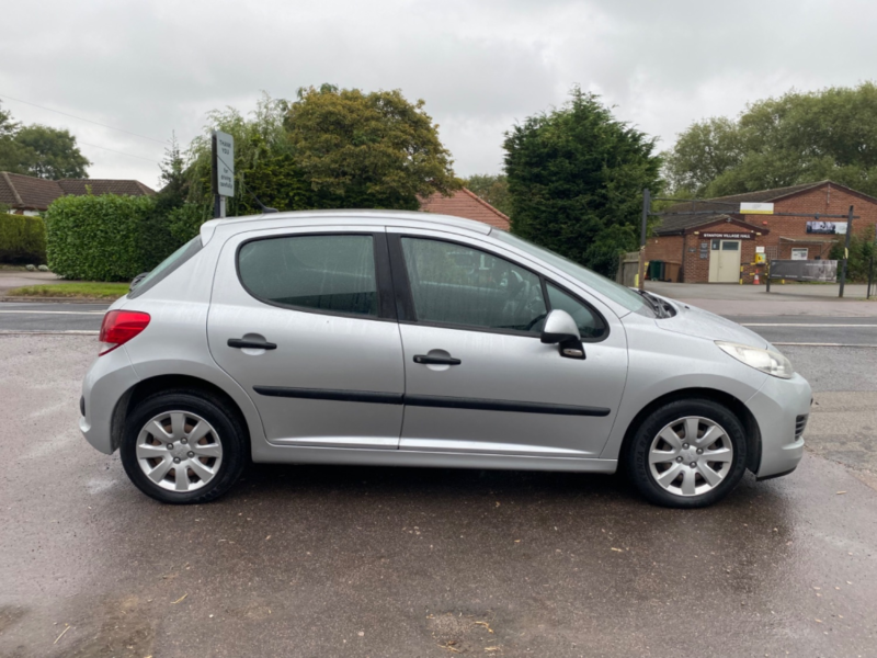2009 Peugeot 207 Urban 1.4 8v 5 Door **1 Previous Owner** in Silver — image 1