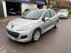 2009 Peugeot 207 Urban 1.4 8v 5 Door **1 Previous Owner** in Silver — image 4