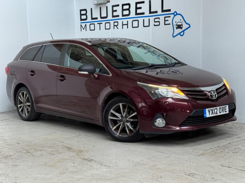 2012 Toyota Avensis 2.0 D-4d Tr Tourer Euro 5 5dr in Red — image 1