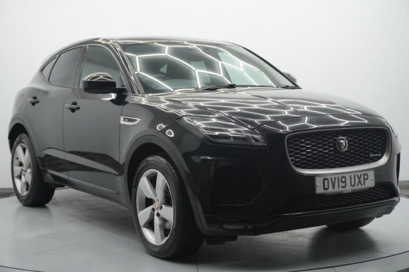 2019 Jaguar E-Pace 2.0 D180 R-Dynamic Se Auto AWD Euro 6 (s/s) 5dr in Black — image 1
