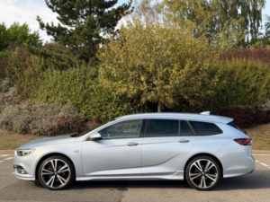 2017 Vauxhall Insignia 2.0 Turbo D Blueinjection Sri Vx Line Nav Sports Tourer Euro 6 (s/s) 5dr in Silver — image 4